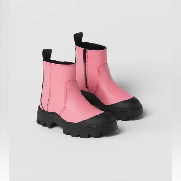 ZARA Girls Rubberized Pink/Black Ankle Boots