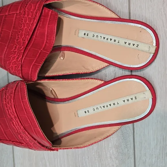 Zara Women Trafaluc Leather Square Toe flats mule shoes sz 38/8