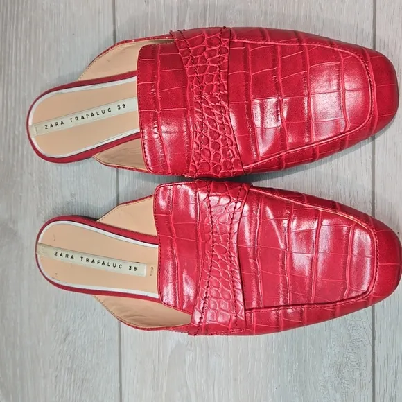 Zara Women Trafaluc Leather Square Toe flats mule shoes sz 38/8
