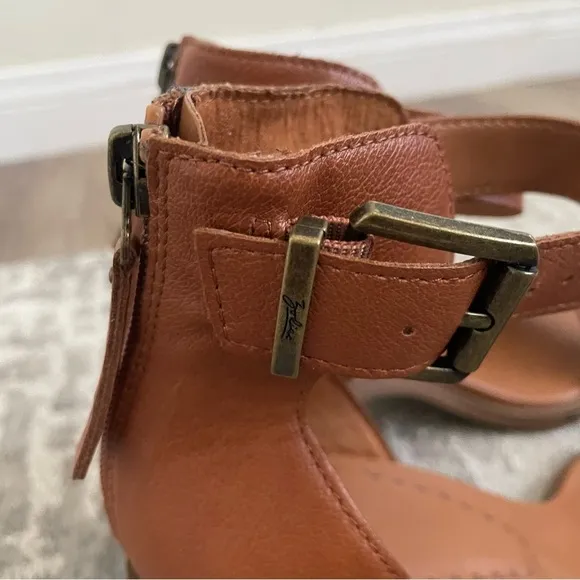 Zodiac Women's Ilsa City Sandals – Brown Leather, Buckle Detail, Size 8.5